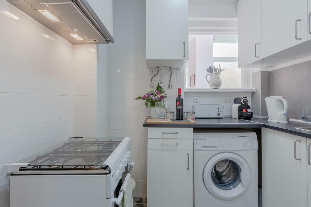 Sunny Apartment With Patio, By Timecooler Lisboa Екстериор снимка