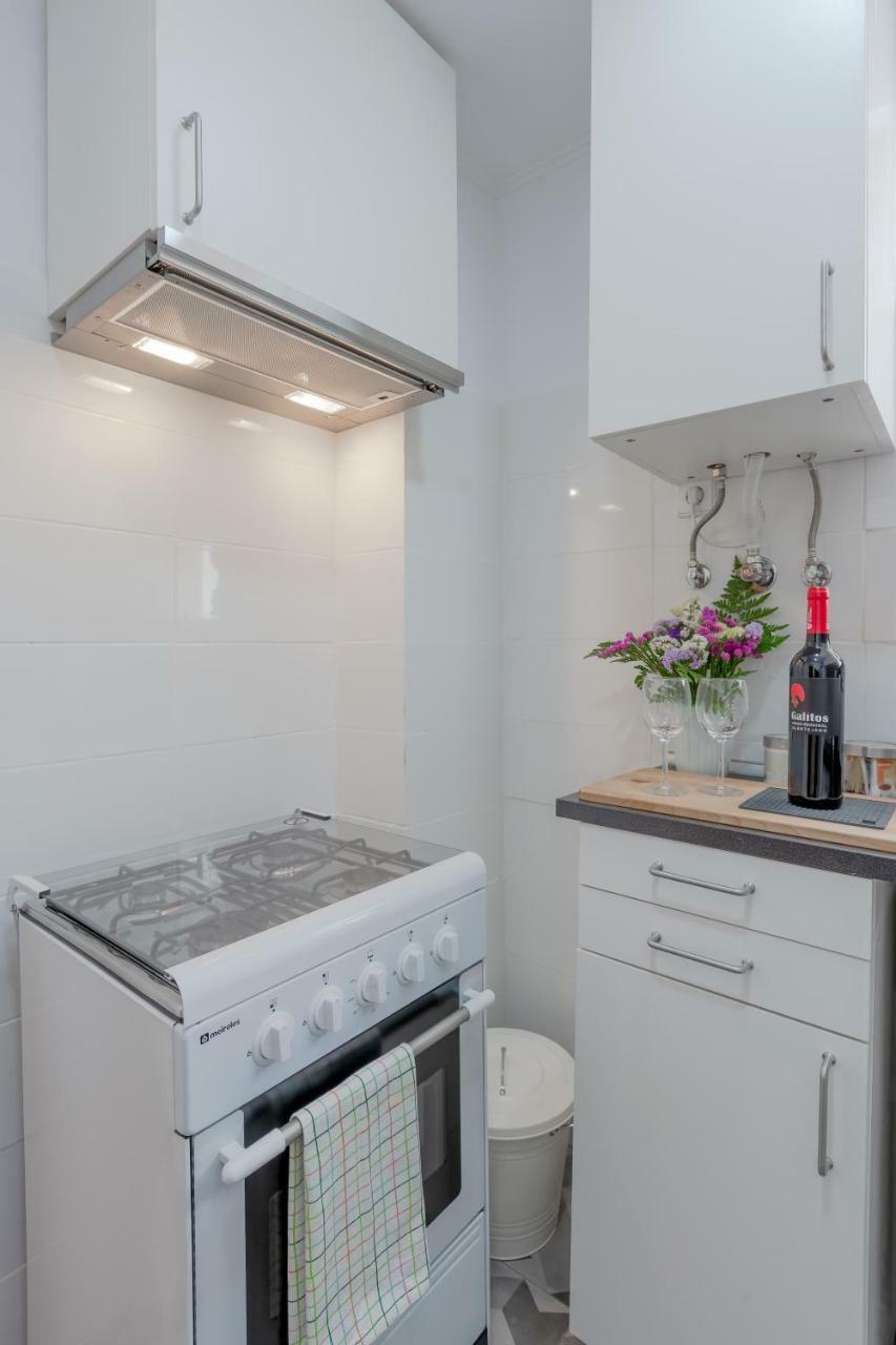 Sunny Apartment With Patio, By Timecooler Lisboa Екстериор снимка