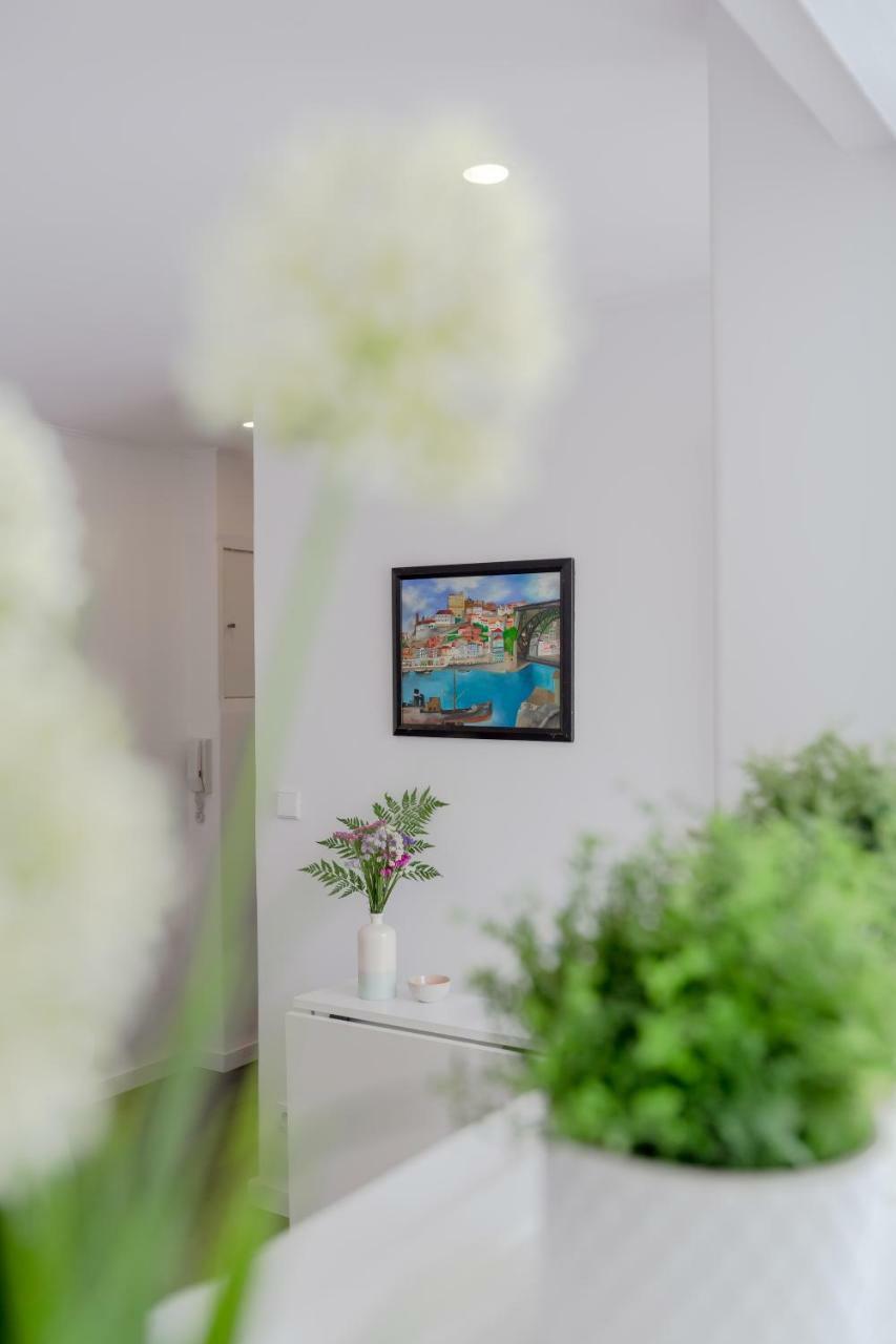 Sunny Apartment With Patio, By Timecooler Lisboa Екстериор снимка