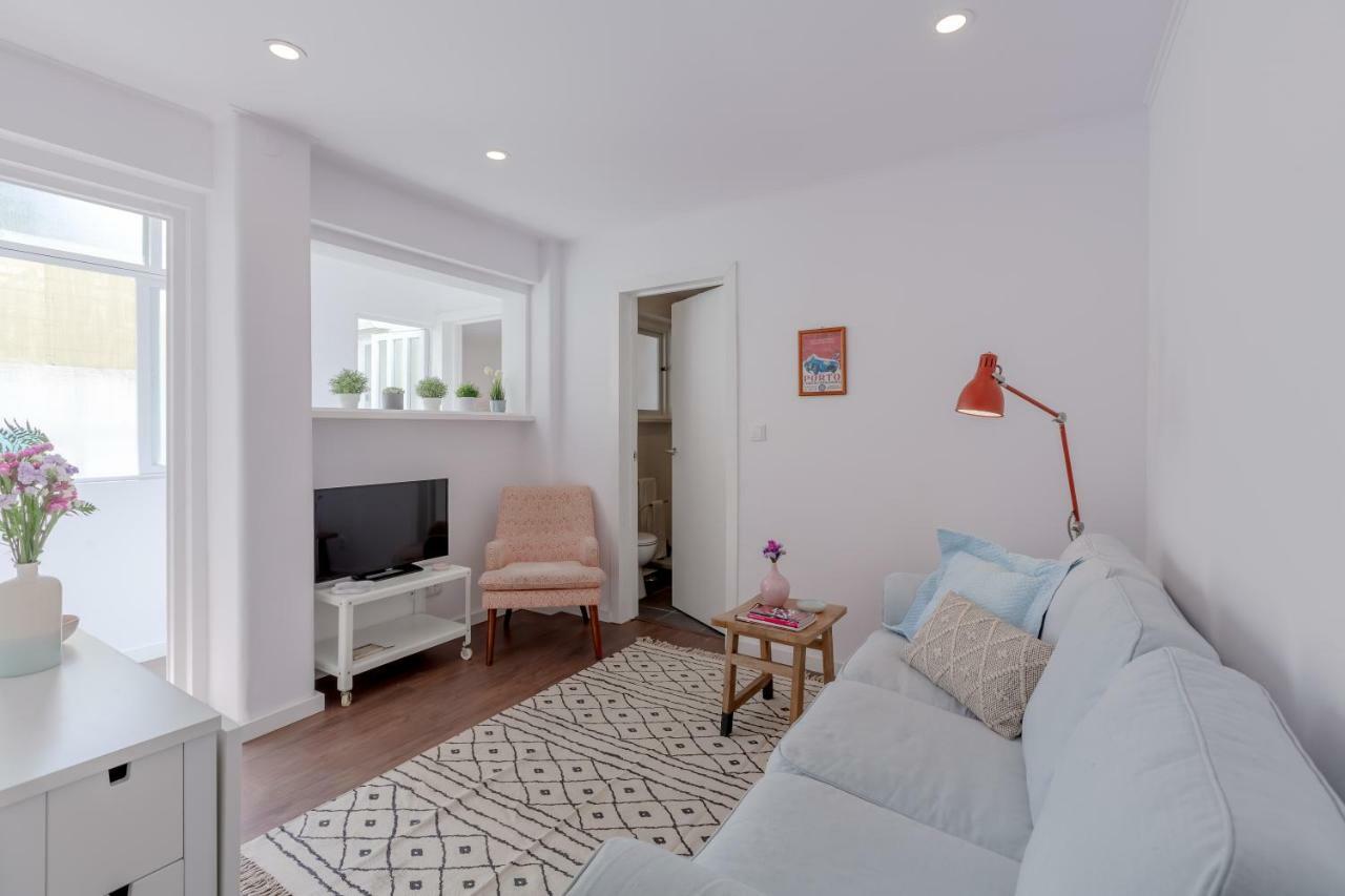 Sunny Apartment With Patio, By Timecooler Lisboa Екстериор снимка
