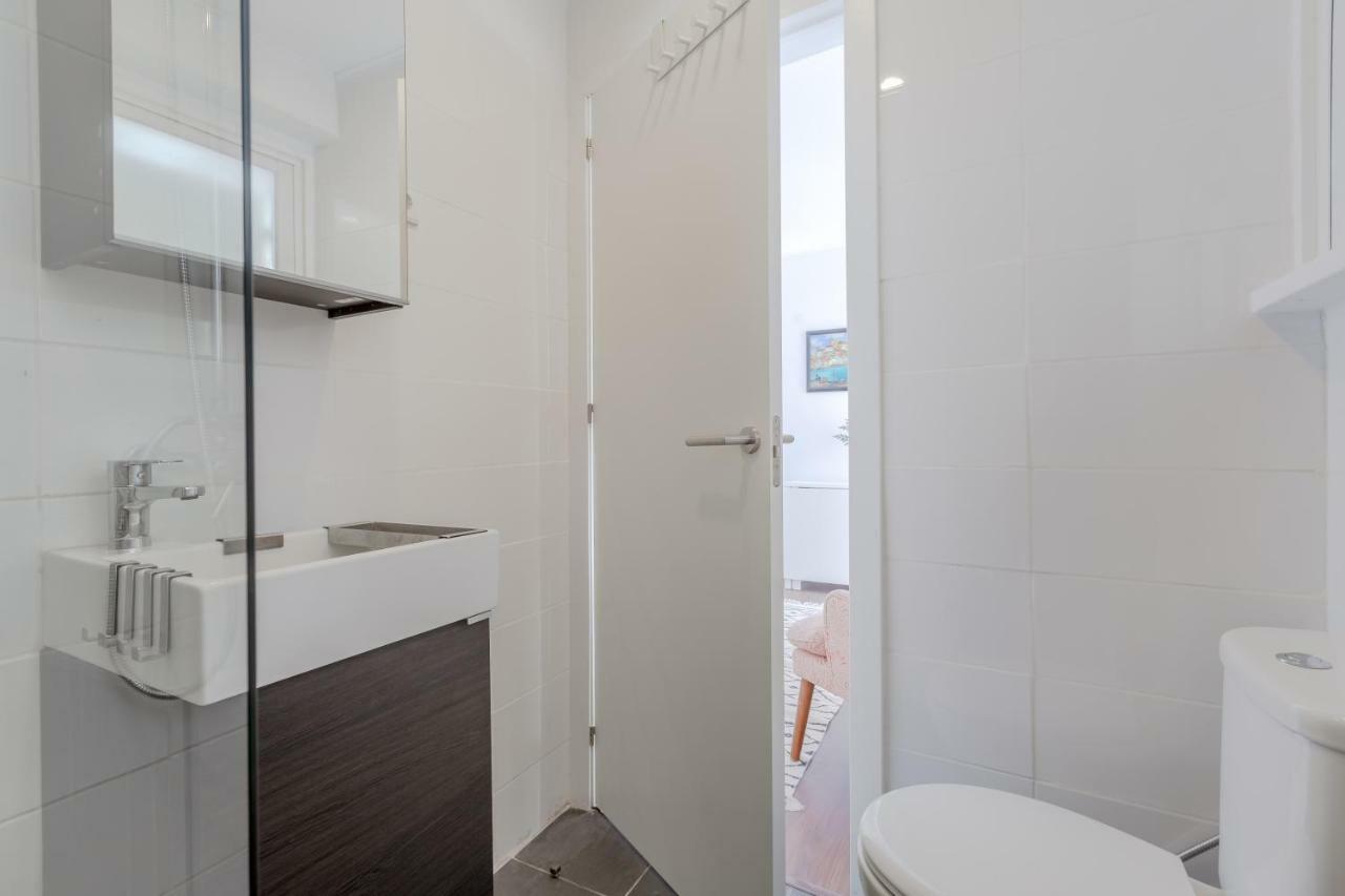 Sunny Apartment With Patio, By Timecooler Lisboa Екстериор снимка